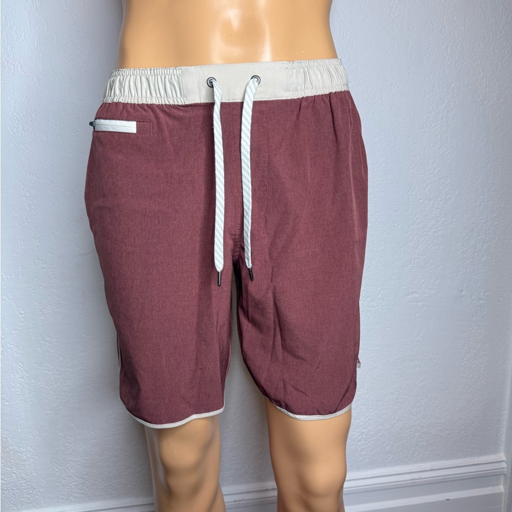 Vuori Banks V330 8” Shorts Men’s Size M Terracota Red Drawstring Stretch Gym